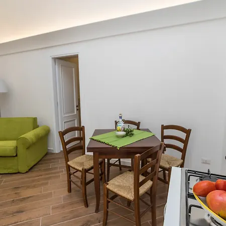 L'antica Pigna Chateau Apartment *